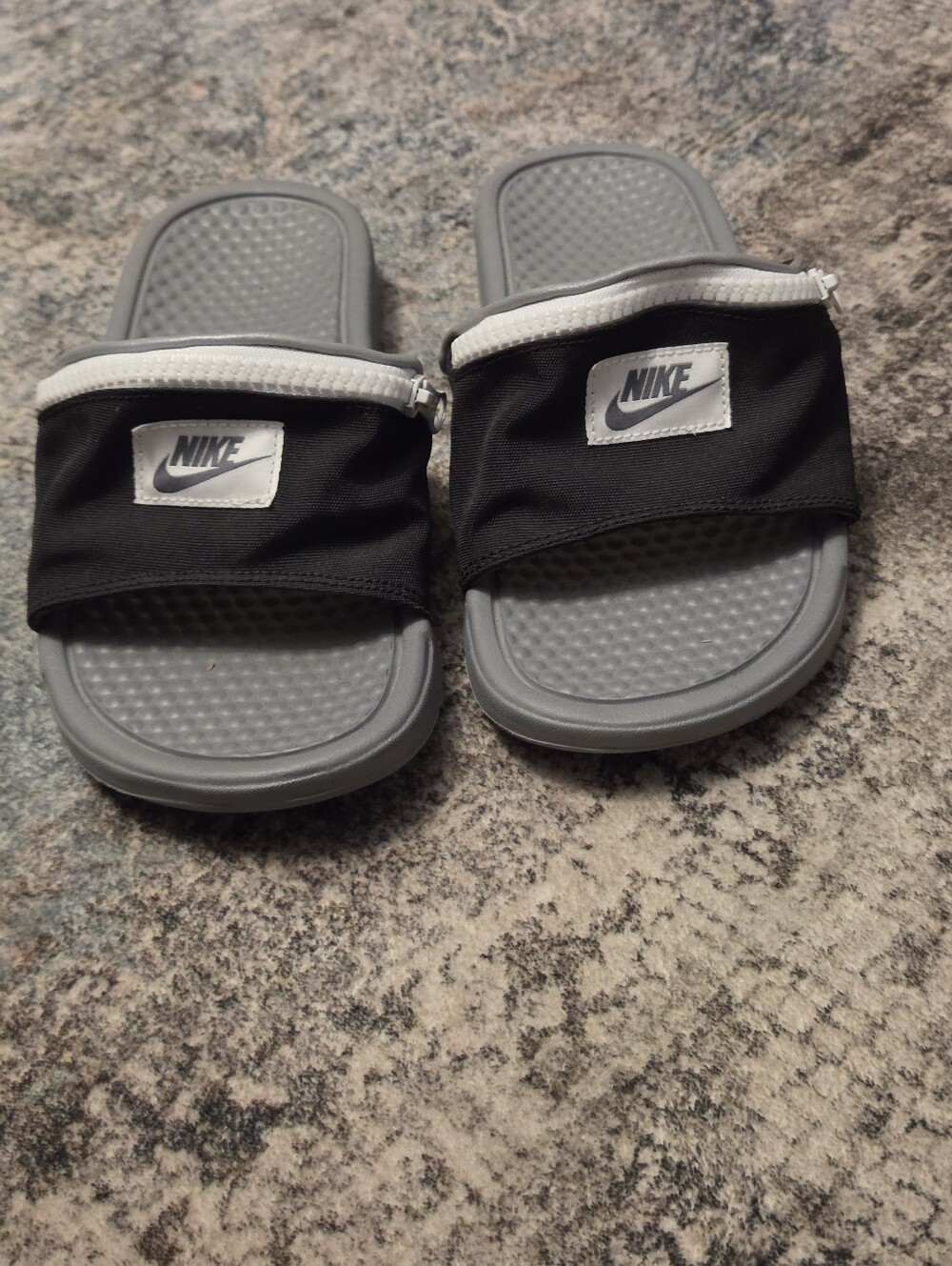 NWOT Nike Benassi JDI Fanny Pack Slides Sandals Black Grey M 7 W8.5